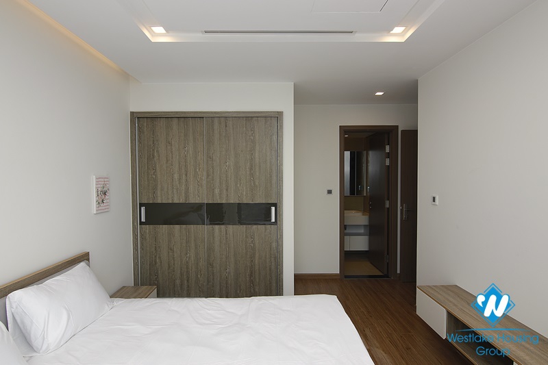 Modern 2-bedroom apartment with beautiful view in Vinhomes Metropolis